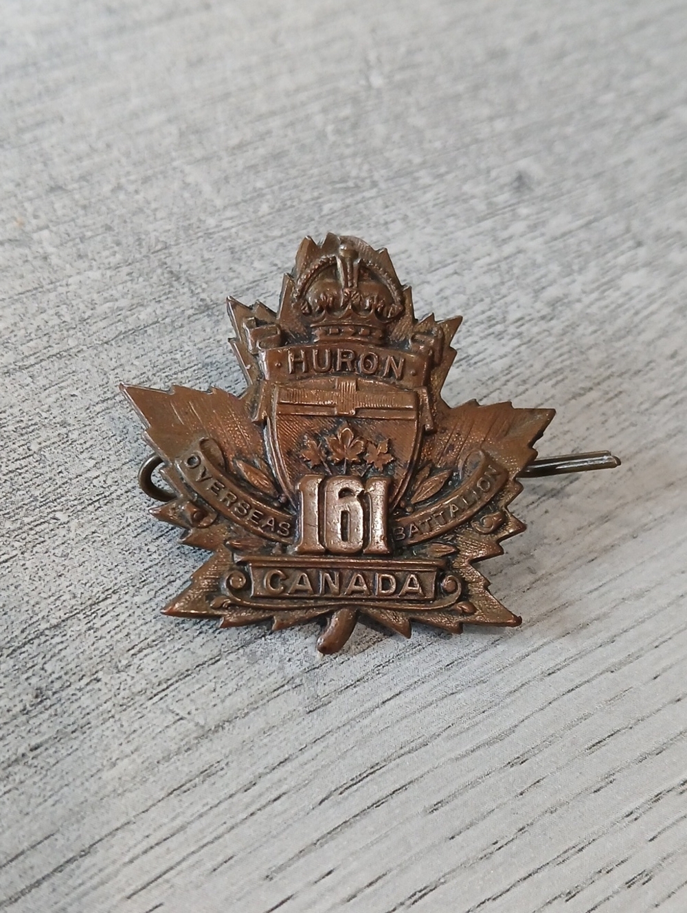 🇨🇦Canadian Huron 161st Battalion Maple Leaf Military Cap Badge